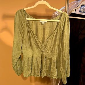 green top from American Eagle - 🥂 sale!